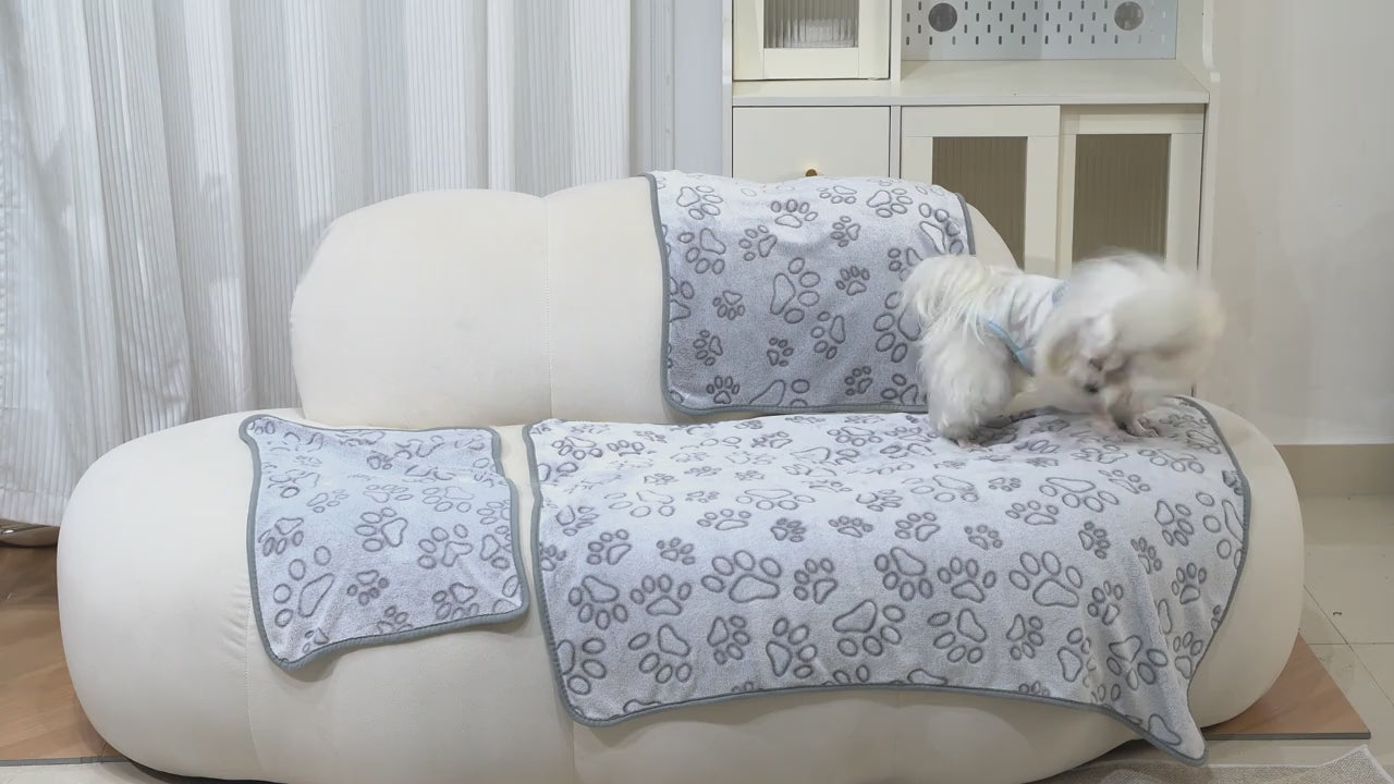 Bark & Buff™ Soft Fleece Pet Blanket